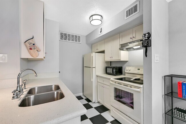 1500 Bay Area Blvd Unit 346
