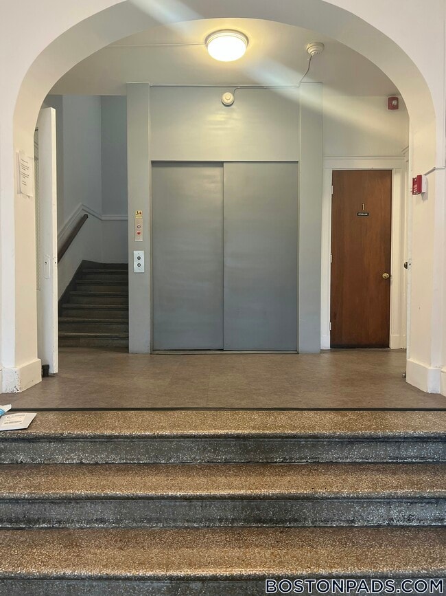 Photo - 1315 Commonwealth Ave Unidad 105