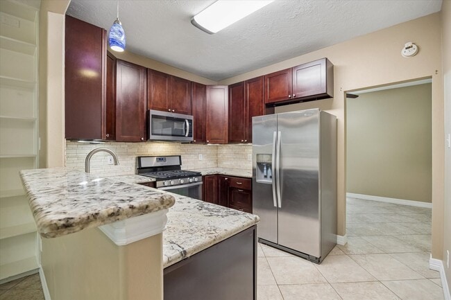 Photo - 9 E Willowood Ct