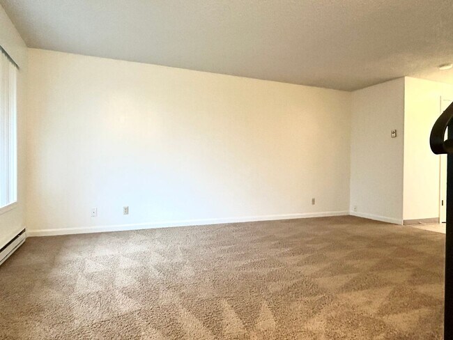 Photo - Canby Tri-Plex #15031 Unit 157