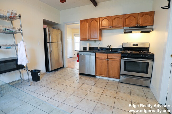 Photo - 7 Greylock Rd