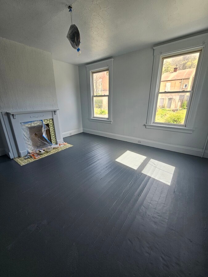 Photo - 703 Sedam St