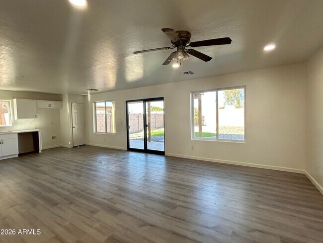 Photo - 10542 W Alvarado Rd