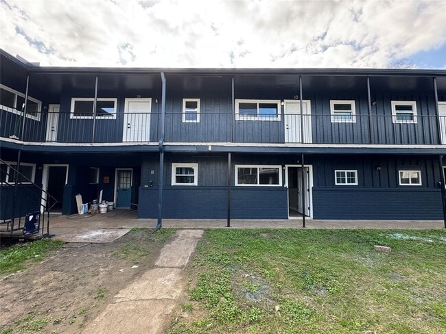 Building Photo - 4706 Yellowstone Blvd Unit 2 Rental