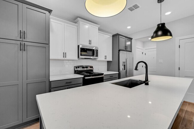 Photo - Beautiful Modern 4 Bedroom Townhome Close to Lackland! Sorento Floorplan