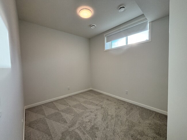 Photo - 45 Creekview Mnr SW