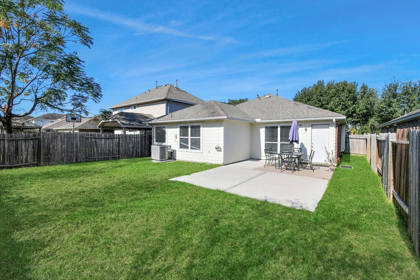 Photo - 19931 Roycroft Ln