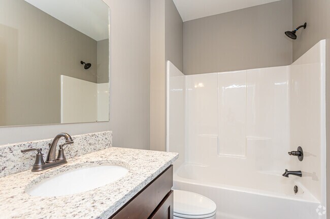 2BR, 2BA - 1,100SF