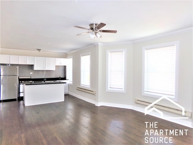 Building Photo - 918 Green Bay Rd Unit 3B