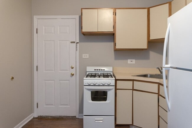 Photo - 5748 N Winthrop Ave Unit 203