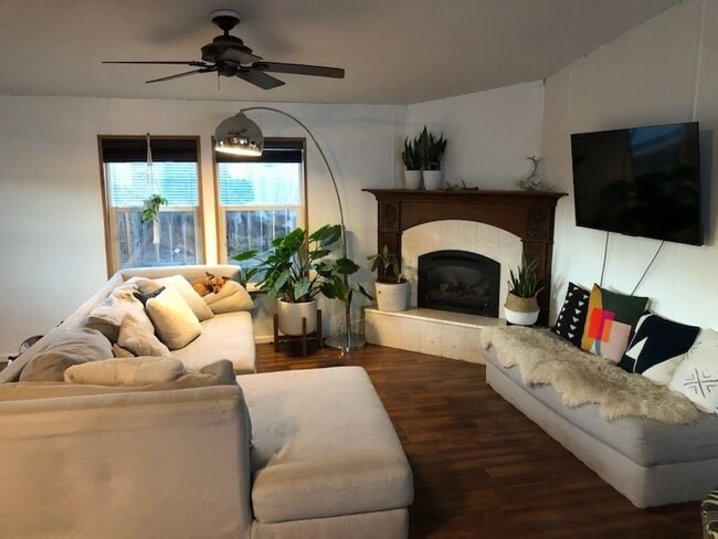 Photo - 625 Walnut St