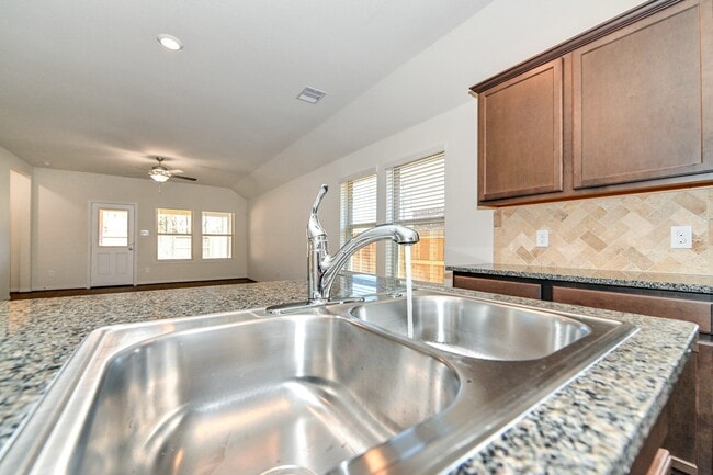 Photo - 1022 Schooner St