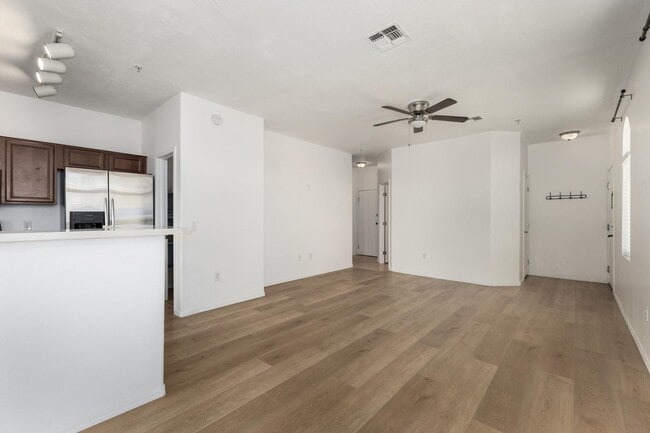 Photo - 2150 E Bell Rd Unidad 1088