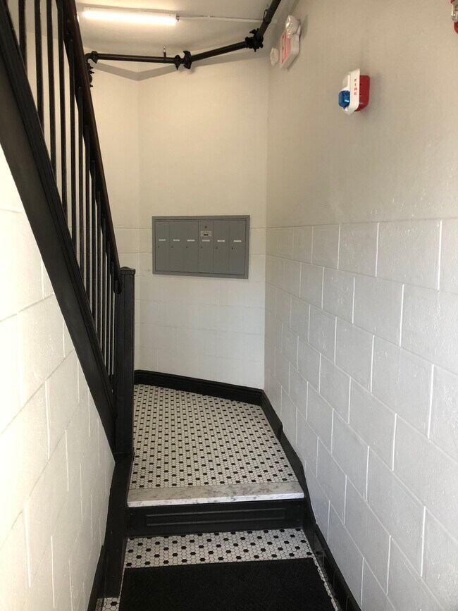 Hall Entrance - 11 Mill Rd Unit 4 PH