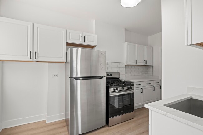 Photo - 3049 W Berteau Ave Unidad 3