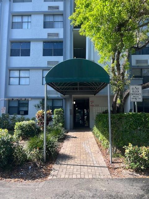 Building Photo - 2401 Riverside Dr Unit 110-B