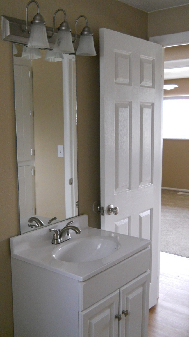 Photo - Jordanaire Apartments
