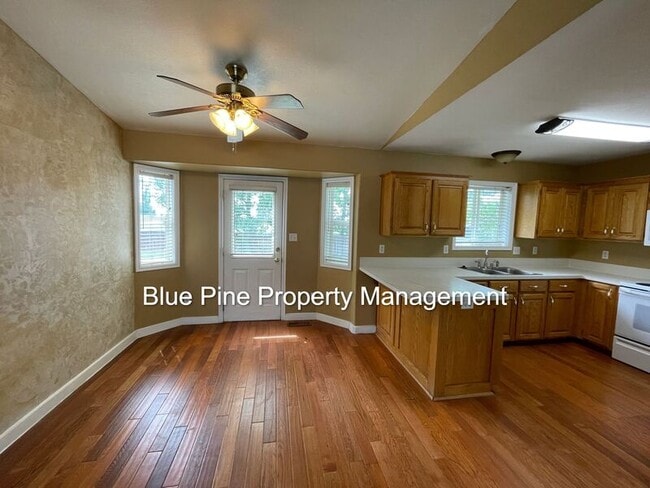 Photo - 3240 Carolyn Ln