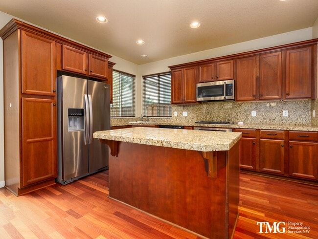 Photo - Beautiful 3+br/2.5ba House with office, fenced yard, 2 car garage and AC