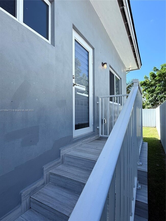 Photo - 3341 NW 18th Terrace Unidad B