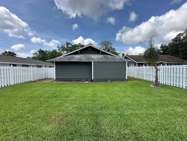 Photo - Beutifully Updated 2 Bedroom Home in Dixieland Community in South Lakeland