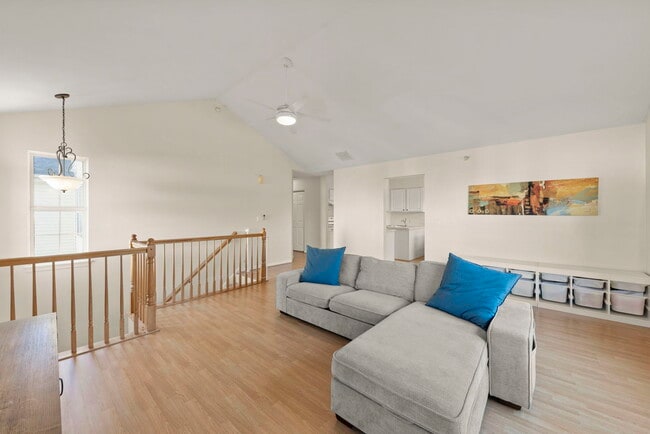 Photo - 2513 Dickens Dr