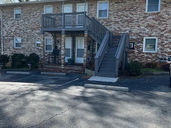 Building Photo - 1416 Moorman Ave NW