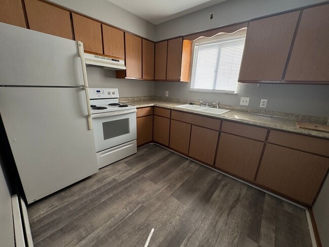 Building Photo - 3935 W Sylvania Ave Unit 3935-1
