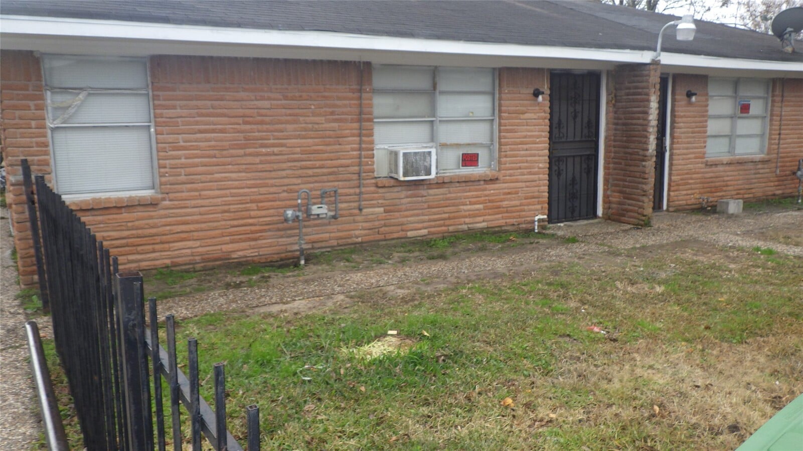 Photo - 8410 Brandon St