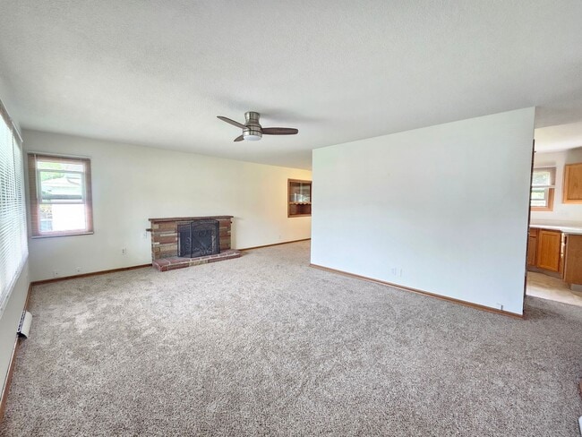 Photo - $2,300 - 4 Bed / 2 Bath Beautiful Home in ...