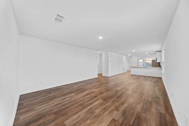 Photo - 817 Heartseed Ave