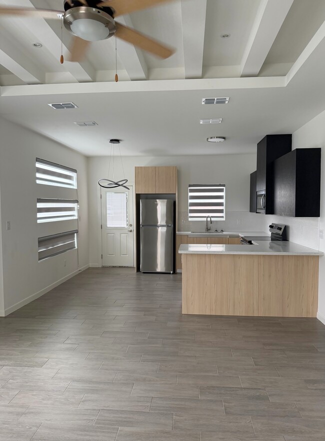 Photo - 220 W Campeche Ave Unit Apartment 3