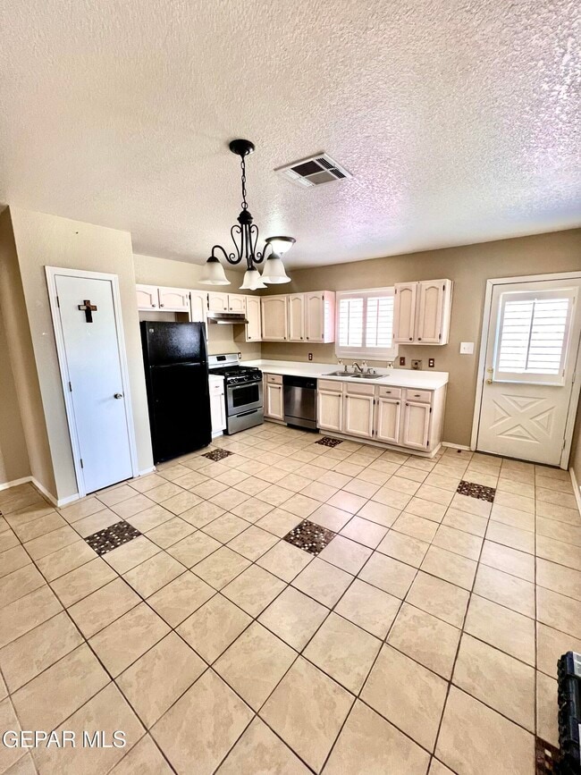 Photo - 11600 Edward James Ave