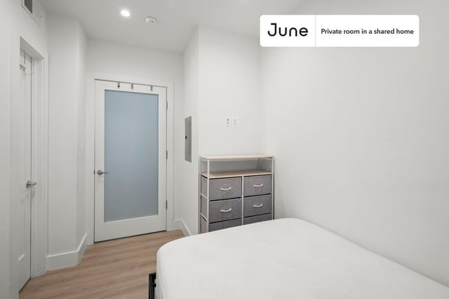 Room in Shared 3 bed/2 bath home in Dupont Circle