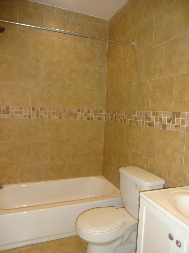 Photo - 19 E Ashmead St