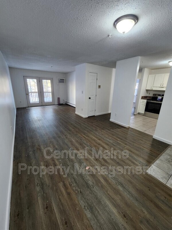 Building Photo - 37 Northern Avenue Heights Unit 37 Northern Ave #15