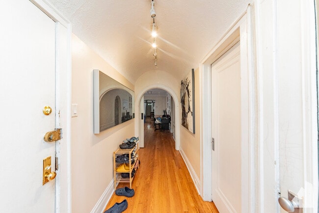 Photo - 2029 W Jarvis Ave Unit 2