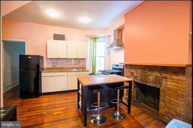 Building Photo - 5141-1 Hazel Ave Unit 1F