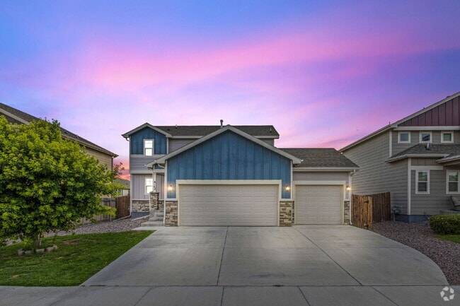 Building Photo - Gorgeous home with a finished basement, 3-...