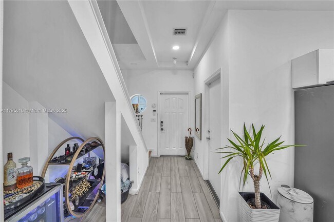 Photo - 2307 Washington St