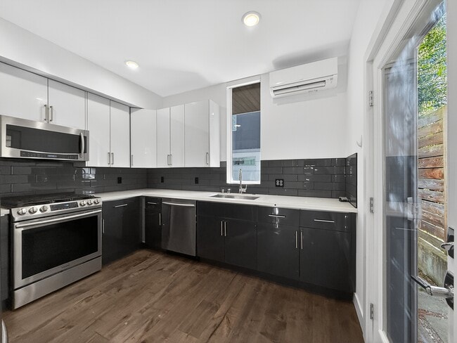 Photo - 809 NW 52nd St