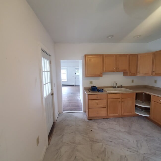 9 Mechanic St Unit B