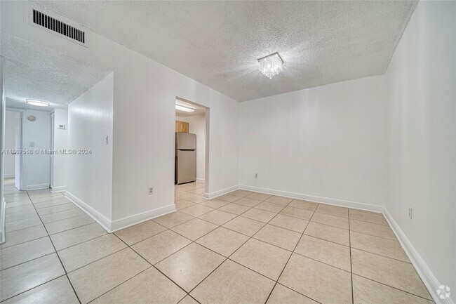 Building Photo - 5122 NW 79th Ave Unit 301 Rental