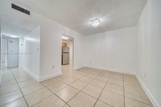 Photo - 5122 NW 79th Ave Unidad 301 Rental