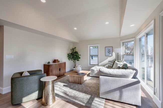 Building Photo - 7223 University Ave