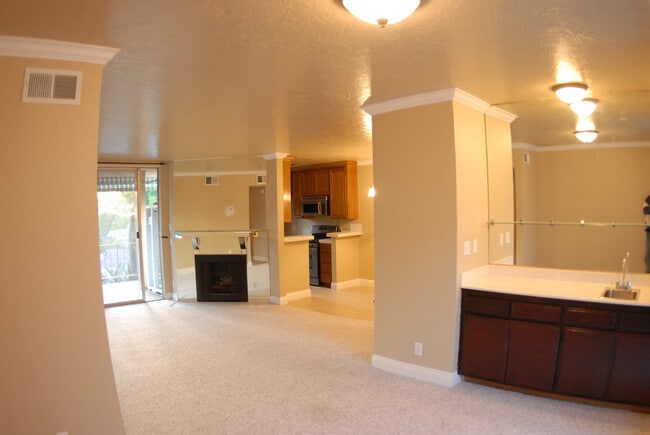 Open Floor Plan, with everything positioned to give a generous flow through the unit.
