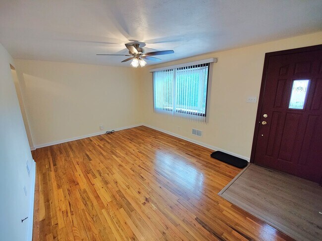 Photo - *Beautifully Updated 3BD/2BA Single Family Home Available in Whitehall*