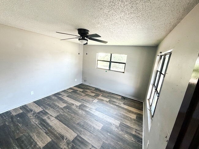 Photo - 1100 Ash St