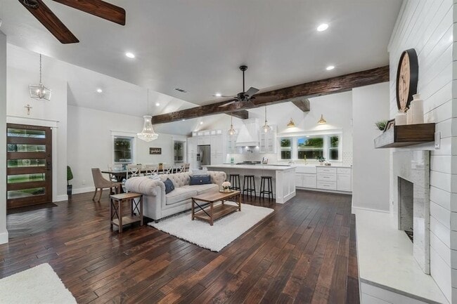 Photo - 1601 Windsong Trail