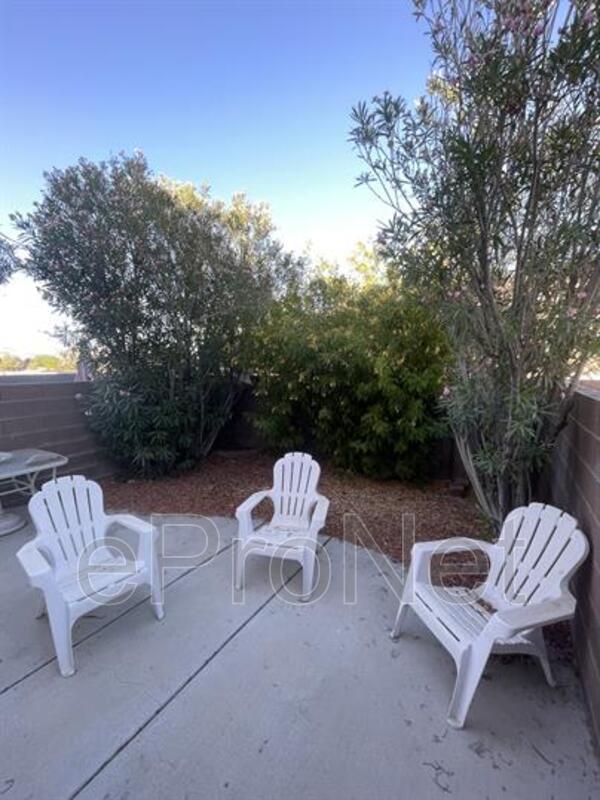 Photo - 2760 Stargate St